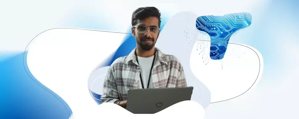 Persona trabajando con computadora